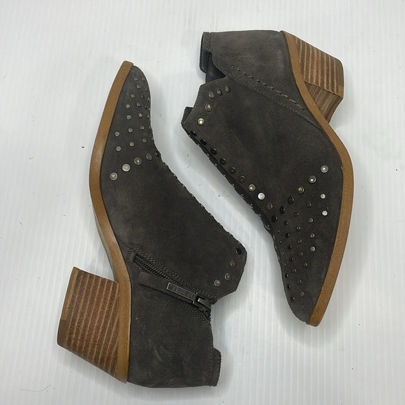 1. State Loka Women’s Sz 7 Suede Studded Ankle Bootie Almond Toe Block Heel Gray - Picture 6 of 9